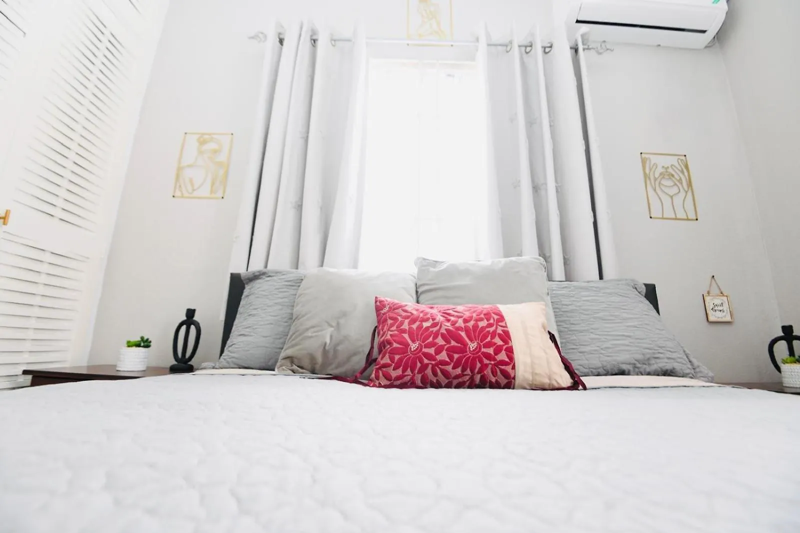 Spacious & Cozy 2 Bedrooms Townhouse In Gated Community, Excellent Location In Kgn8 Prázdninový dům